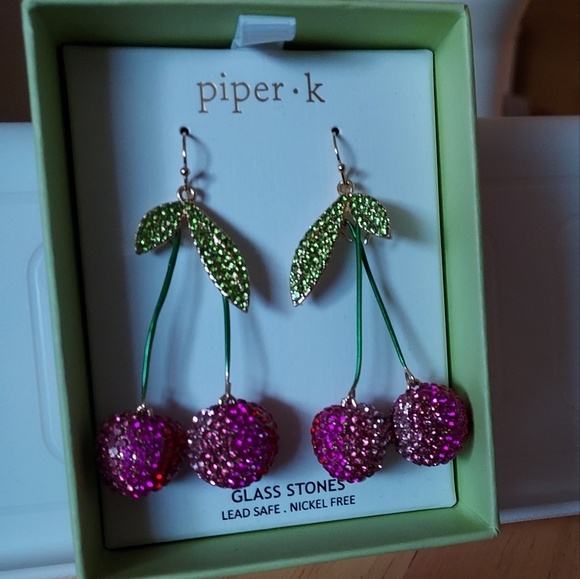 ***NIB*** Piper K Sparkling Crystal Cherries dangle earrings. - Picture 4 of 6